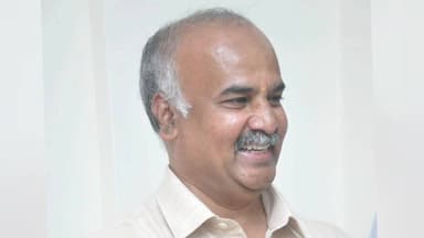 கிருஷ்ணகிரி: கிழக்கு மாவட்ட காங்கிரஸ் கட்சி தலைவராக
எம்.சி. இரகு நியமிக்கப்பட்டார்