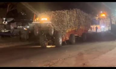 खुलताबाद: वेरूळ घाटात डबल ट्रॉली ऊस ट्रॅक्टरचा थरार; प्रशासनाची डोळेझाक?