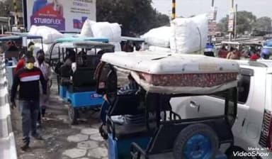 মাদারিহাট: বীর পাড়ায় যানজটের ফলে ভোগান্তি সাধারণ মানুষের