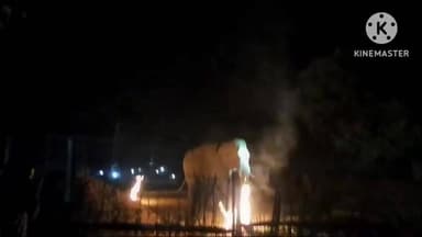 ରାସଗୋବିନ୍ଦପୁର: ଭାଲୁକଚୁଆ ଜଙ୍ଗଲରୁ ବାହାରି ଜନବସତିମୁହାଁ ଅଗ୍ରସର ହେଲା ଗୋଠଛଡା ଦନ୍ତାହାତୀ, ନିଆଁ ଜାଳିଲେ ଗ୍ରାମବାସୀ, ଗତିପଥ ବଦଳାଇଲା ଦନ୍ତାହାତୀ