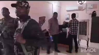 उंटारी रोड: ऊंटारी रोड स्थित बैंक में पुलिस ने विधि-व्यवस्था का जायजा लिया