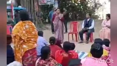 কুশমুণ্ডী: উন্নয়নের খতিয়ান নিয়ে সাধারণ মানুষের দুয়ারে কুশমন্ডির বিধায়ক রেখা রায়