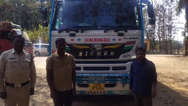 कुनकुरी: कुनकुरी में अवैध धान परिवहन पर प्रशासन की सख्ती, 500 बोरी धान किया गया जब्त