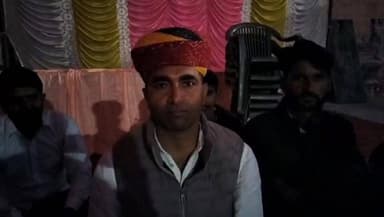 #रजलानी प्रशासक पारस गुर्जर बैठे अनिश्चितकालीन धरने पर!! पंचायत समिति #भोपालगढ़ में!! बाजरे के सोगरा के भोजन का लिया आनं...