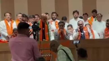 पैठण: शिवसेना उबाठा चे दत्ता गोर्डे यांचा शेकडो कार्यकर्त्यासह भाजपमध्ये जाहीर प्रवेश