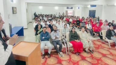 रतलाम: रॉयल कॉलेज में 'कानूनी जागरूकता एवं साइबर अपराध' पर कार्यशाला का आयोजन