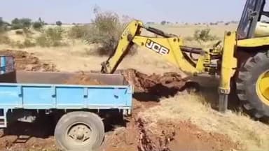 ಶಿರಹಟ್ಟಿ: ಕೊಂಚಿಗೇರಿ ಗ್ರಾಮದಲ್ಲಿ ಅಕ್ರಮ ಮಣ್ಣು ದಂಧೆ, ಕಣ್ಮುಚ್ಚಿ ಕುಳಿತ ಅಧಿಕಾರಿಗಳು