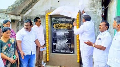 నర్సంపేట: నర్సంపేట మున్సిపాలిటీ పరిధిలో పలు అభివృద్ధి పనులకు శంకుస్థాపనలు చేసినఎమ్మెల్యే దొంతి మాధవరెడ్డి
