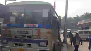 শীতলকুচি: ১০০ দিনের কাজের দাবিতে কোচবিহারের ডেপুটেশন গেলেন শীতলকুচি এরিয়া কমিটির পক্ষ থেকে ১০০ জন কর্মী সমর্থক