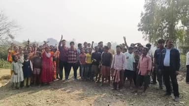 দলঞ্চা নদীতে বালি বোঝাই ট্রাক্টরের চাকায় পিষ্ঠ হয়ে গুরুতর জখম বৃদ্ধা, ডাঙ্গাপাড়া খবরগা ঘাটে উত্তেজনা