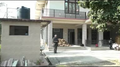 भोरंज: प्राकृतिक खेती में बड़ी कमाई, रिटायर्ड प्रिंसिपल ने उगाई कई क्विंटल हल्दी, बेटा डॉक्टर और बहू भी सरकारी अफसर