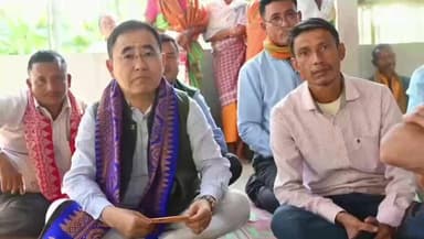 তেজপুৰ: বটলা অঞ্চলৰ ৰাজহুৱা বাথৌ মন্দিৰৰ প্ৰাংগণত স্থানীয় ৰাইজৰ উদ্যোগত আয়োজিত হয় নাম প্ৰসংগ অনুষ্ঠান,উপস্থিত বিধায়ক