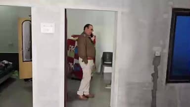 नवलगढ़: डूंडलोद में दिनदहाड़े चाकू की नोक पर हुई लूट का मामला, एफएसएल टीम ने मौके से जुटाए साक्ष्य