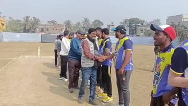 কাঁকসা: IPL এর ধাঁচে রেলপাড়ে শুরু ক্রিকেট প্রতিযোগিতা,পুরস্কার হিসেবে থাকছে একটি স্কুটি