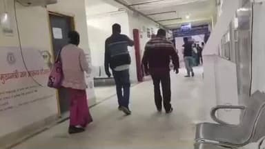 पालकोट: पालकोट में बस में चढ़ते समय गिरने से यात्री के पैर पर चढ़ा चक्का, सदर अस्पताल रेफर