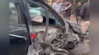 কদম: চৰাইমৰীয়াত ভয়ংকৰ পথ দুৰ্ঘটনা যাত্ৰীবাহী আল্টা বাছৰ সৈতে মুখামুখি সংঘৰ্ষ ব্যক্তিগত বাহনৰ,আঘাতপ্ৰাপ্ত হয় কেইবাজনো