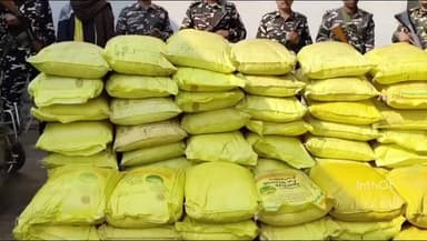 बनकटवा: भारत-नेपाल सीमा पर तैनात एसएसबी के जवानों ने 63 बोरा यूरिया खाद के साथ एक तस्कर को किया गिरफ्तार