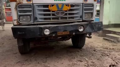 जयनगर: पिपचो थाना क्षेत्र से डीटीओ विजय कुमार सोन ने ओवरलोड बोल्डर लदे हाईवा को किया ज़ब्त