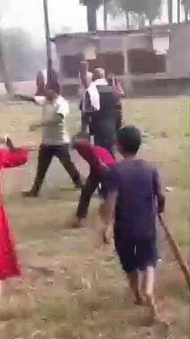 असरगंज: सजुआ गांव में जमीनी विवाद: दो पक्षों में लाठी-डंडे चले, पति-पत्नी घायल, महिला रेफर