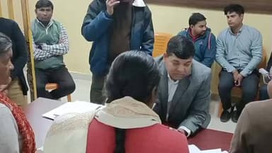 दतिया नगर: ड्रोन सर्वे के बाद जमीन विवाद: गोपालपुर के ग्रामीण ने पटवारी पर ₹50 हजार मांगने का आरोप लगाया