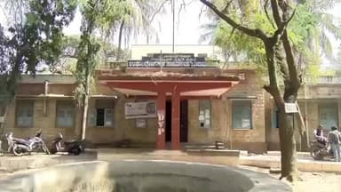 ವಿಜಯಪುರ: ನಗರದ ಡಿಡಿಪಿಐ ಕಚೇರಿ 14 ಸಿಬ್ವಂದಿಗಳಿಗೆ ಬೇರೆಡೆ ನಿಯೋಜನೆ, ಬಹುತೇಕ ಕುರ್ಚಿ ಖಾಲಿ ಖಾಲಿ