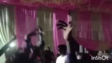 टांडा: इब्राहिमपुर थाना क्षेत्र के बेलवारी तकिवा गांव में जन्मदिन मनाने का वीडियो, हाथ में तलवार व खतरनाक हथियार