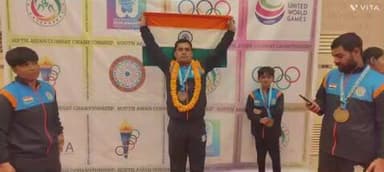 बनमनखी: बनमनखी के विजय कुमार ने अंतरराष्ट्रीय कुश्ती प्रतियोगिता में जीता सिल्वर मेडल