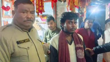 मिश्रिख: नैमिषारण्य में युवक ने मन्नत पूरी होने पर ललिता देवी मंदिर में खुद की बलि चढ़ाने का किया प्रयास, पुलिस ने पकड़ा