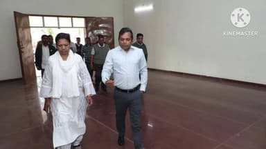 छिंदवाड़ा: छिंदवाड़ा कलेक्टर हरेंद्र नारायण ने किया गोदाम का निरीक्षण, राजनीतिक दल भी मौजूद रहा