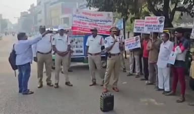 కాకినాడ: ట్రాఫిక్ నిబంధనలు ఉల్లంఘిస్తే వాహనాలు సీజ్ .