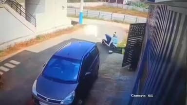 ಹಾಸನ: ನಗರದಲ್ಲಿ ಶಾಲಾ ಬಾಲಕಿಯನ್ನು ಹಿಂಬಾಲಿಸಿಕೊಂಡು ಬಂದ ಅಪರಿಚಿತ ಯುವಕ ಸಿಸಿ ಕ್ಯಾಮೆರಾದಲ್ಲಿ ದೃಶ್ಯ ಸೆರೆ