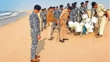 અબડાસા: જખૌ મરીન ટાસ્ક ફોર્સ દ્વારા દરિયાકાંઠે સઘન ચેકિંગ કરવામાં આવ્યું