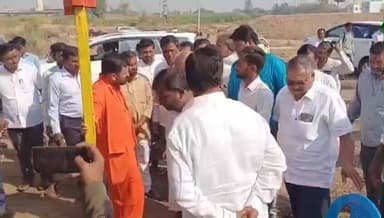 ಕಾಗವಾಡ: ಉಗಾರ ಗ್ರಾಮದ ಪದ್ಮಾವತಿ ದೇವಿ ಮಂದಿರದಲ್ಲಿ ಶಾಸಕ ರಾಜು ಕಾಗೆ ಅಭಿವೃದ್ಧಿ ಕಾಮಗಾರಿಗೆ ಚಾಲನೆ; ಗ್ರಾಮಸ್ಥರಿಂದ ಮೆಚ್ಚುಗೆ.