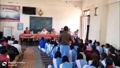 दमयंती नगर: मारुताल शासकीय हायर सेकेंडरी स्कूल में परीक्षा पर चर्चा कार्यक्रम में शामिल हुईं जनपद अध्यक्ष प्रीति राजू कमल ठाकुर