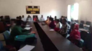 कुरडेग: गणतंत्र दिवस की तैयारी को लेकर कुरडेग प्रखंड कार्यालय में वीडियो ने की समीक्षा बैठक