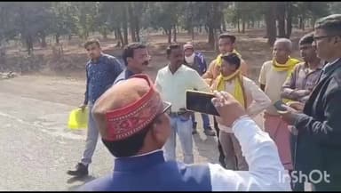 उदयपुर: साल्ही मोड के पास खदान समर्थकों और अनुसूचित जनजाति आयोग के पूर्व अध्यक्ष भानु प्रताप सिंह के बीच हुआ विवाद