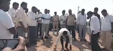 ರಾಯಬಾಗ: ಬಡಬ್ಯಾಕೂಡ ಗ್ರಾಮದಲ್ಲಿ ಅಭಿವೃದ್ಧಿ ಕಾಮಗಾರಿಗೆ ಶಾಸಕ ಮಹೇಂದ್ರ ತಮ್ಮಣ್ಣನವರ ಚಾಲನೆ