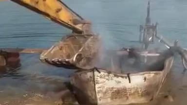 इंदरगढ़: ग्राम धौरा सिंध नदी खदान पर प्रशासन की कार्रवाई, एक पनडुब्बी नष्ट, एलएनटी मशीन ज़ब्त, रेत माफिया में हड़कंप