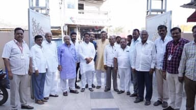 ಸಿಂದಗಿ: ಅವಿರೋಧವಾಗಿ ಸಹಕಾರಿ ಬ್ಯಾಂಕ್ ನಿರ್ದೇಶಕರಾಗಿ ಆಯ್ಕಡಯಾದ ಹಿನ್ನೆಲೆ ಶಾಸಕ ಮನಗೂಳಿ ಅವರಿಗೆ ಸನ್ಮಾನ