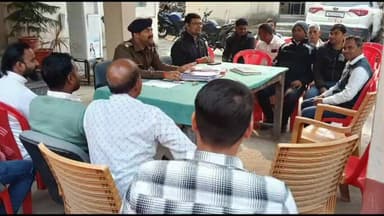 कुटुंबा: सरस्वती पूजा में डीजे पर पूर्ण प्रतिबंध, अंबा थाना में आयोजित हुई शांति समिति की बैठक