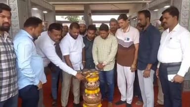 ರಾಯಬಾಗ: ಕುಡಚಿ ಬಸ್ ನಿಲ್ದಾಣದಲ್ಲಿ ವಸ್ತು ಪ್ರದರ್ಶನ ಮಳಿಗೆಗೆ ಚಾಲನೆ ನೀಡಿದ ಶಾಸಕ ಮಹೇಂದ್ರ ತಮ್ಮಣ್ಣನವರ