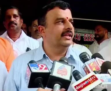 ಉಡುಪಿ: ಕೇಸರಿ ಧ್ವಜ ಹಾರಿಸದೆ ಕಾಂಗ್ರೆಸ್ ಬಾವುಟ ಪ್ರದರ್ಶನ ಮಾಡಬೇಕಿತ್ತು ನಗರದಲ್ಲಿ ಮಾಜಿ ಸಚಿವ ವಿ ಸುನಿಲ್ ಕುಮಾರ್