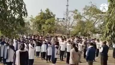 कारंजा: डॉ.कराळे विद्यालय, मॉडेल हायस्कूल आदी अनेक शाळेत १०/१२ वि चे विद्यार्थ्यांनी घेतली कॉपीमुक्त परीक्षा देण्याबाबतची शपथ..