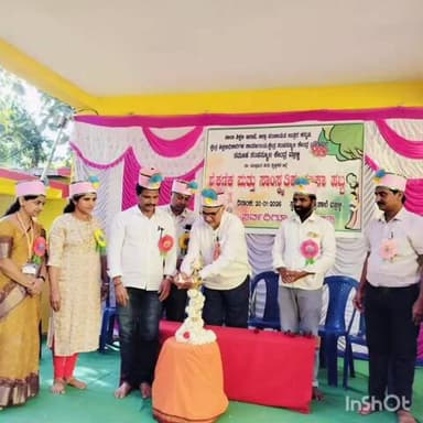 ಯಲ್ಲಾಪುರ: ವಜ್ರಳ್ಳಿಯಲ್ಲಿ ಯಶಸ್ವಿಯಾದ ಕಲಿಕಾ ಹಬ್ಬ