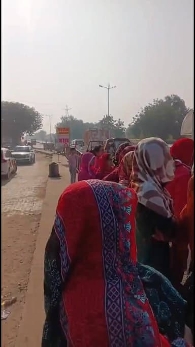 बालेसर से मुस्लिम समाज का 7 सदस्यों का दल मक्का मदिना के लिए रवाना,20 दिन में होगा धार्मिक सफर पूरा...