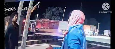 इटकी: नगड़ी टोल प्लाजा पर सरेआम गुंडागर्दी, नशे में धुत दबंगों ने कर्मचारी को पीटा और चेन लूटी, सीसीटीवी में कैद