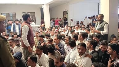 जबरन कलेक्टर चेंबर में घुसने का प्रयास हुआ जमकर हंगामा #live #viral #khabarfast #collector #bhid