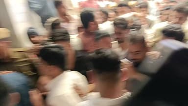 जबरन कलेक्टर चेंबर में घुसने का प्रयास हुआ जमकर हंगामा #live #viral #khabarfast #collector #bhid