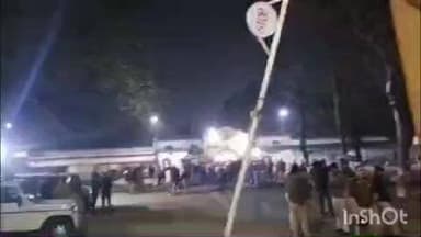 रायपुर: देर रात सैकड़ों कोंग्रेसी हुए गिरफ्तार, प्रदेश अध्यक्ष दीपक बैज पहुंचे सेन्ट्रल जेल, घंटों चला नारेबाजी और हंगामा