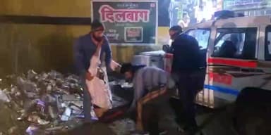 बागपत: राष्ट्र वदंना चौक बागपत से एक शराबी ने टीआइ की सरकारी गाड़ी लेकर भागते हुए दुकान की दीवार में मारी टक्कर